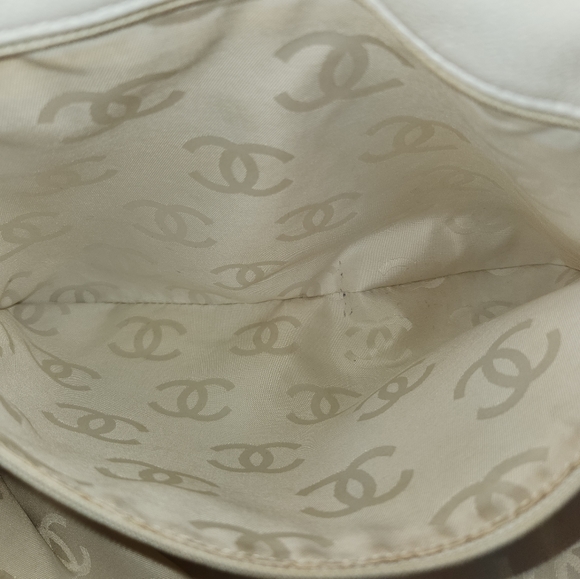 Chanel Bag - Picture 15 of 16